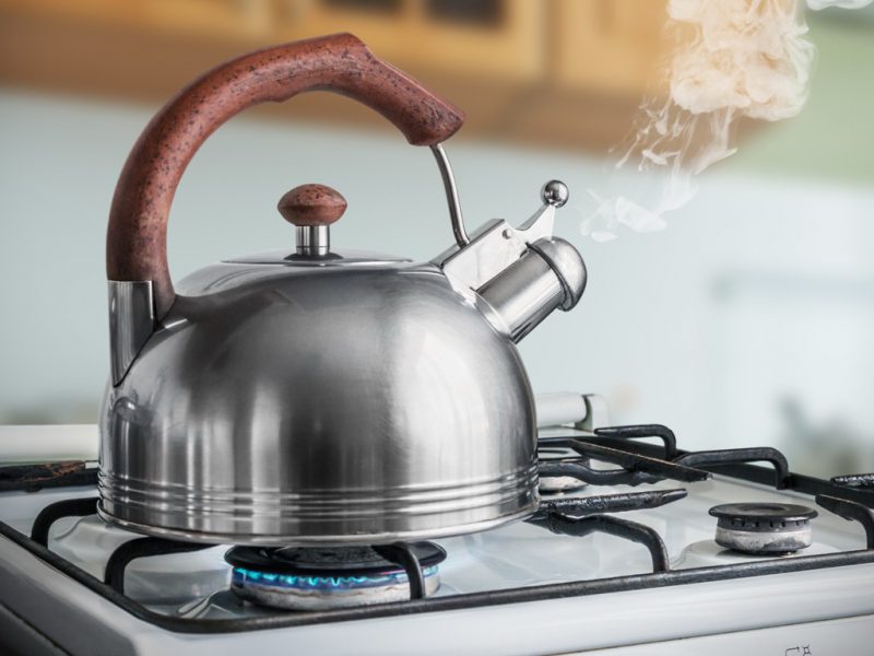 Một Bình Gas 12kg Có Thể Đun Sôi Bao Nhiêu Ấm Nước? – Giải Đáp Dựa Trên Hiệu Suất Thực Tế