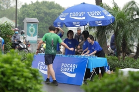 Mua Pocari Sweat số lượng lớn cho sân bóng